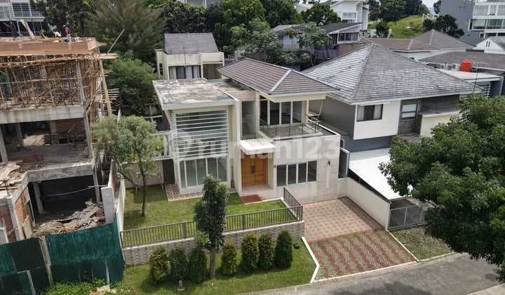 Rumah Dengan Halaman Luas 2 Lantai Unfurnished 5 Menit Dari Exit Tol Di Sentul City, Bogor