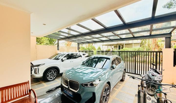 Rumah Mewah 3 Lantai dengan Rooftop & Backyard Luas Sentul City