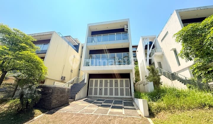 Hot! Rumah 3 Lantai Rooftop Sentul City Harga 5,5 Miliar Nego