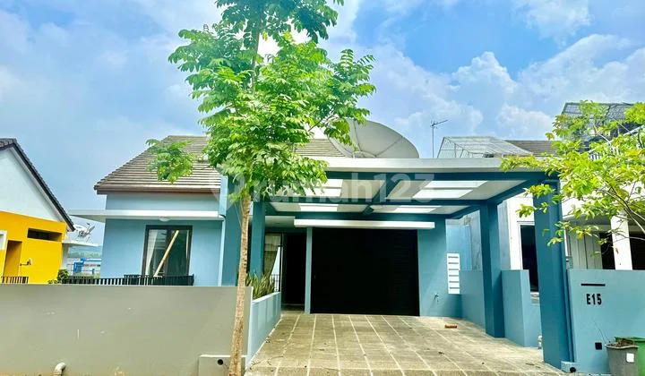 Rumah 2 Lantai SHM Turun Harga, Siap Huni, Jual Cepat, Backyard