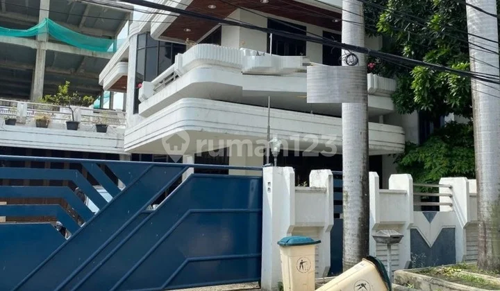 2-Story House 480m² 24x20 4BR Type in Pluit, Penjaringan, North Jakarta 2-Story House 480m² 24x20 4BR Type in Pluit, Penjaringan, North Jakarta