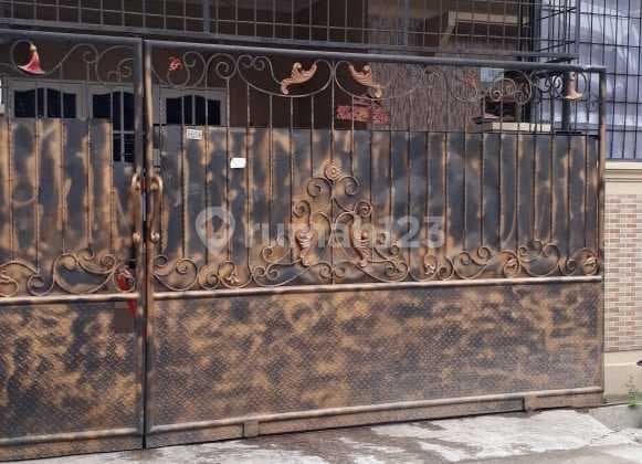 8x13 South-Facing Poris Indah House Ready to Occupy.