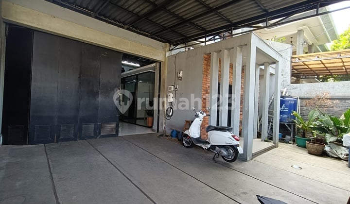 House in Twin, Good, Suitable for Office/Warehouse, Row Wide Road.