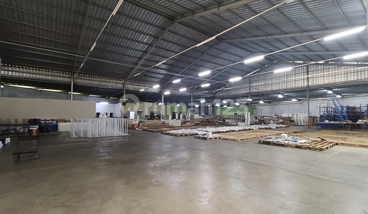 Gudang Area Gud Bersama, Lok Moh Toha. Akses Container