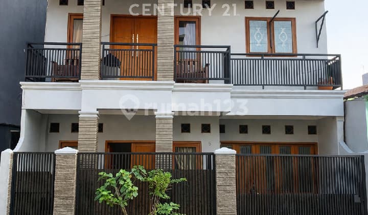 Rumah di Komplek Kelapa Dua Kebon Jeruk Jakarta Barat