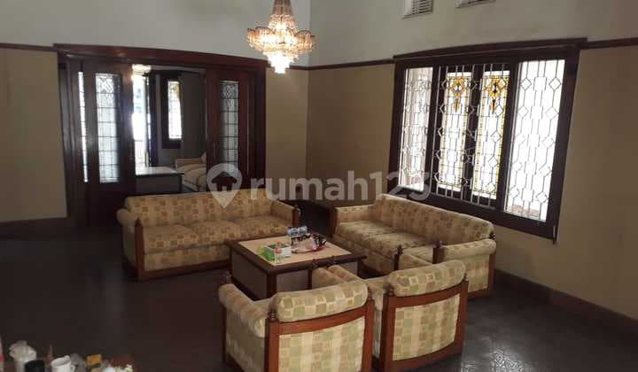 Rumah Heritage Didaerah Sayap Dago Kota Bandung