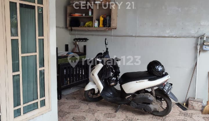 Rumah 2 Lantai, 8Km Dari Universitas Indonesia - Depok
