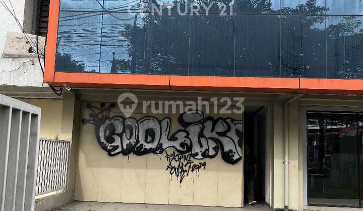 Shop House in the City Center, Suitable for Office, Residence, Etc.