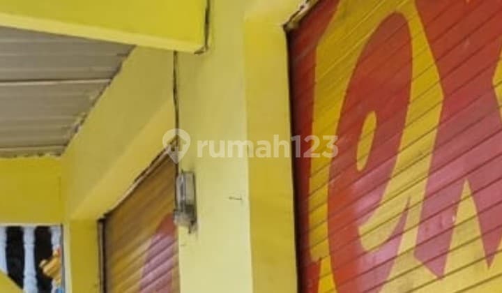 Ruko di Raya Dukuh Kupang, Surabaya 126 m Sudah Renovasi SHM