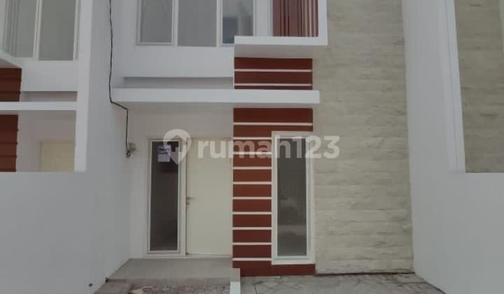 Rumah 2 Lantai Bagus SHM di Karang Asem, Surabaya