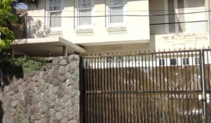 Rumah Besar 2Lantai Lebar 12 Dekat Papaya Darmo ! Jual Rumah di Simpang Darmo Permai