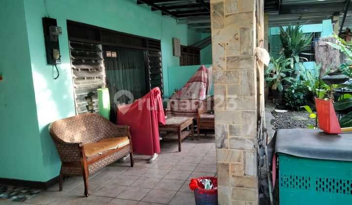 Dijual Rumah Cocok untuk Tempat Usaha Lokasi Strategis di Jl. Sambas, Kebayoran Baru, Jakarta Selatan