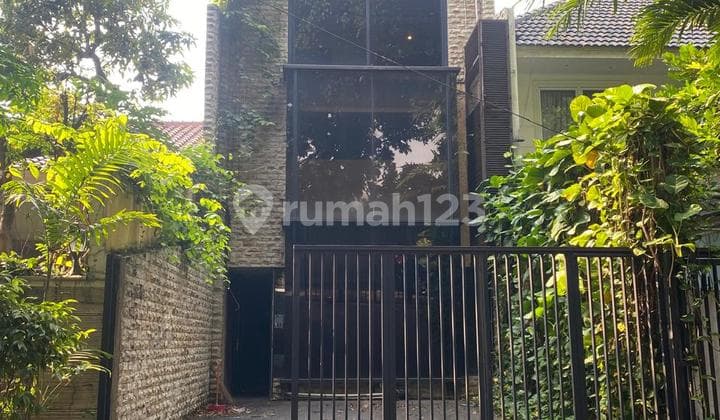 For Sale 5-Story House Strategic Location on Jl. Panglima Polim, Kebayoran Baru, South Jakarta