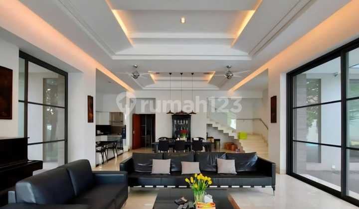 For Sale Comfortable Luxury House with Good Location in Ciniru, Rawa Barat, South Jakarta