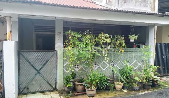 Cheap Old House Quiet Neighborhood Near MRT Cipete Kebayoran Baru