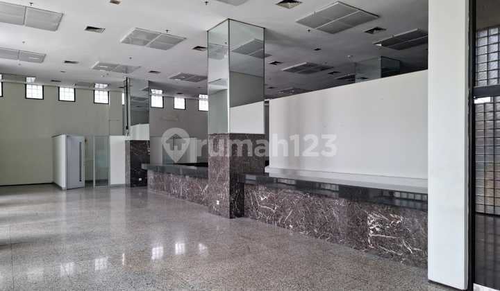 Di Sewakan Gedung Perkantoran lokasi di Jl. Kebon Sirih Raya Menteng - Jakarta Pusat
