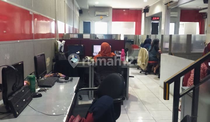 3-Story Shophouse Ready for Occupancy Near Richeese Factory, Mampang, South Jakarta