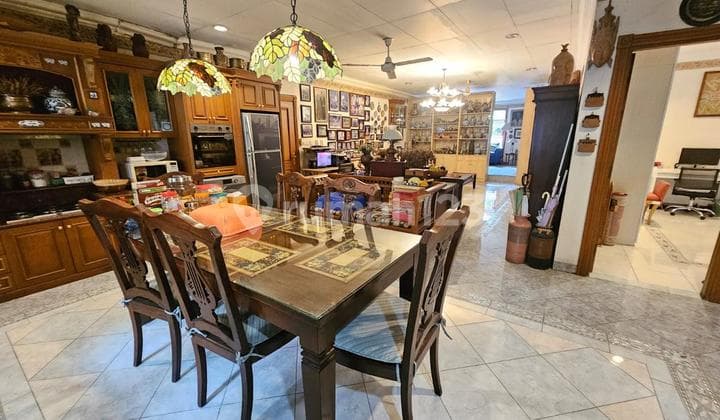 House Suitable for Business Near Pondok Indah Mall.