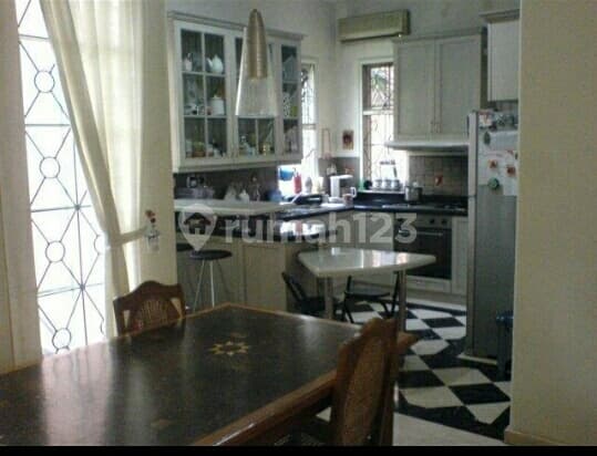 Rumah Cantik, Asri dan Cukup Strategis di Senayan Bintaro Sektor 9