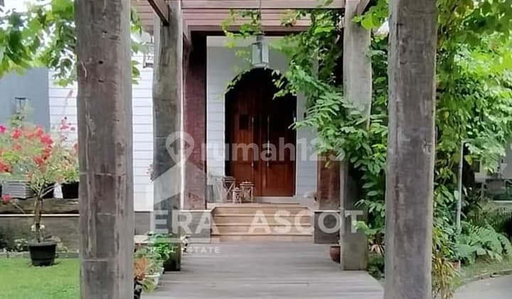 Dijual Rumah Lux 2 lantai Lokasi Prime Jalan A. Rivai Medan