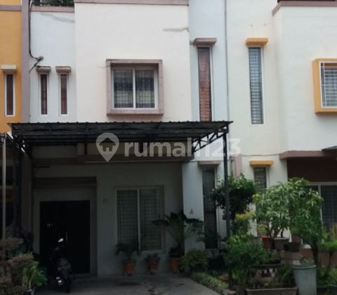 Dijual Rumah 3 Lantai Siap Huni Jalan Merpati M residence
