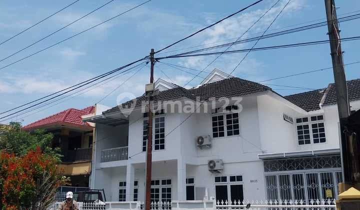 Disewakan Rumah Siap Huni Cocok U Kantor Dan Mes Lokasi Strategis