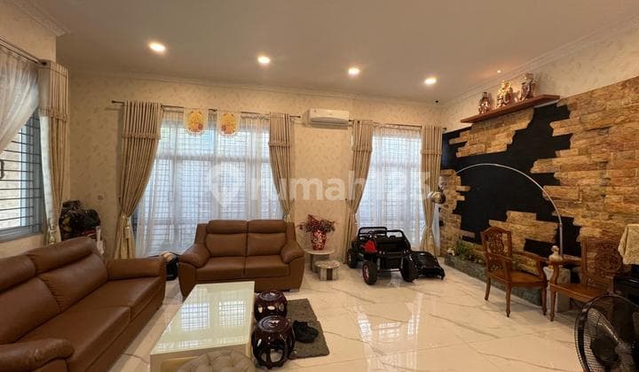 Dijual Villa Mewah Komplek Royal Sumatera Siap Huni