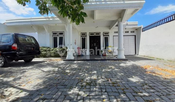 For Sale Very Cheap House Suitable for Business & Residence