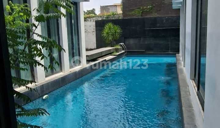 Turun Harga Rumah Sultan Super Mewah Lokasi Inti Kota Medan