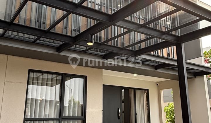 Rumah 3 Lantai Attic Room Siap Huni Summarecon Serpong