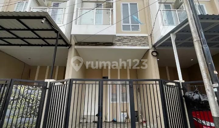 Dijual Rumah di Grogol