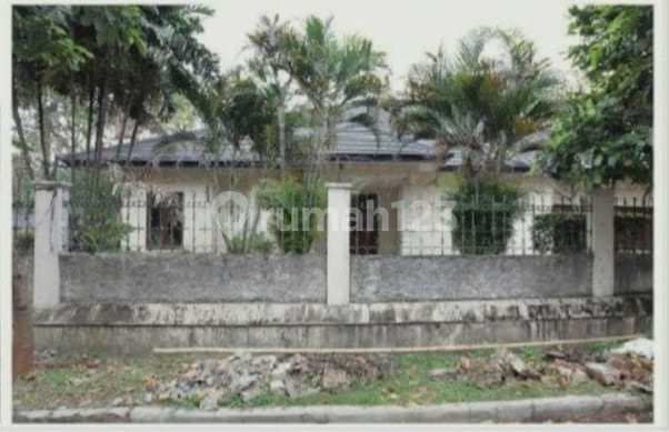 Dijual Rumah Tua di Patra Kuningan Jakarta Selatan