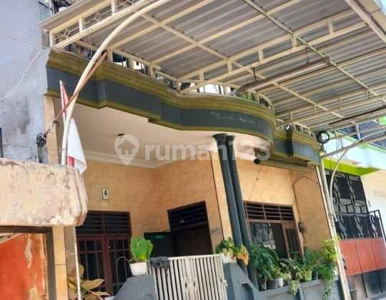 2-Story House in Gubeng Jaya Near Campus B of Unair