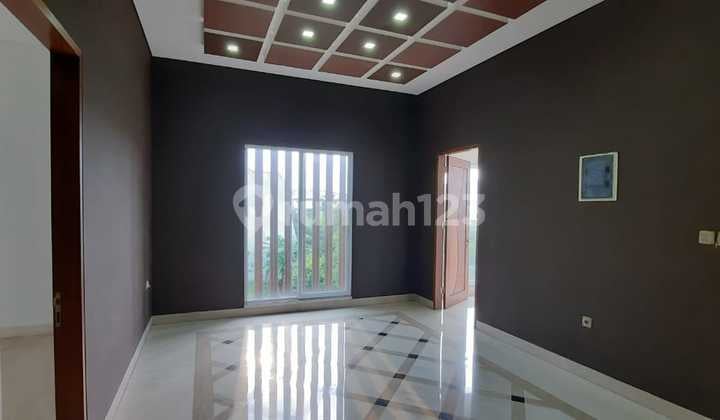 Rumah Mewah di Katamaran PIK Hoek ada pool 17.8M