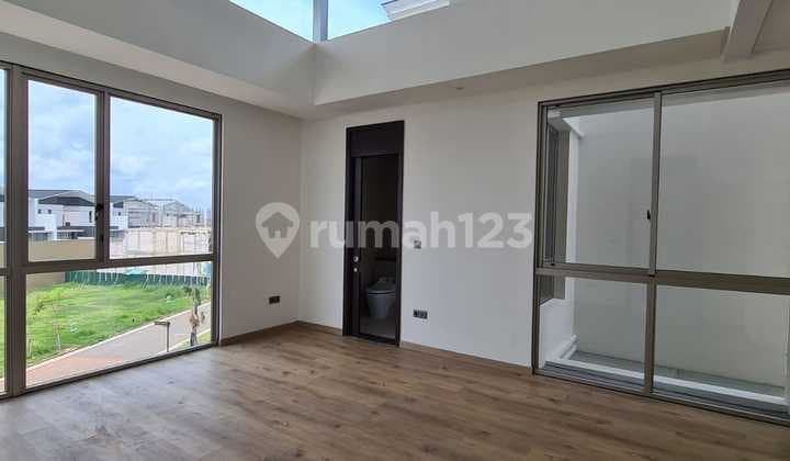 Disewakan Rumah di The Mozart Signature PIK baru 3lantai ada lift