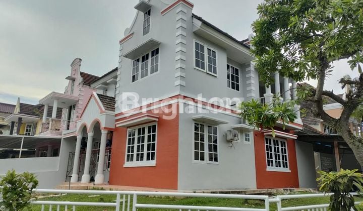 RUMAH BESAR TERAWAT DAN ELEGAN DIBALIKPAPAN BARU