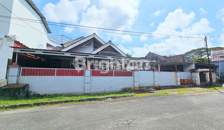 HOUSE AND LARGE LAND IN NEW BALIKPAPAN