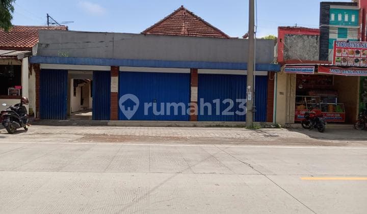 Kios dan Rumah Pinggir Jalan Bumiayu Cocok untuk Gudang dan Usaha