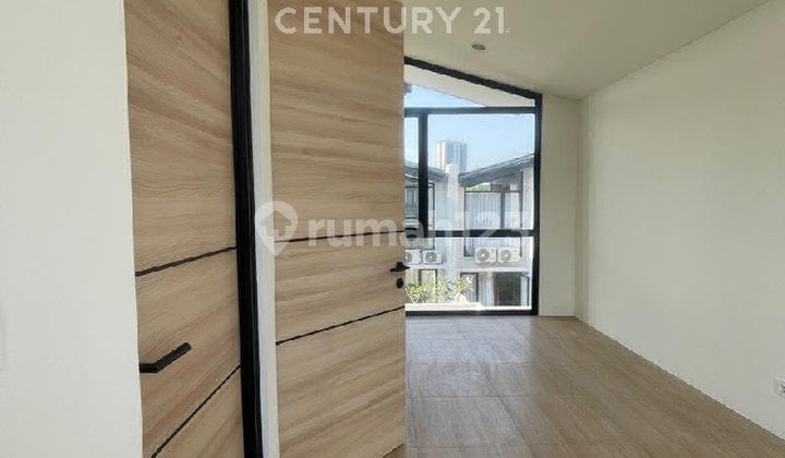 Rumah Baru Nyaman Siap Huni Uptown Waterfront Lippo Cikarang