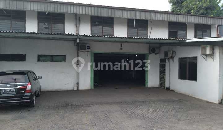 Gudang Ex Bengkel Akses Container di Cibitung Cikarang