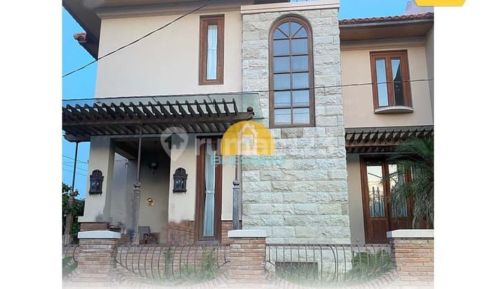 Luxurious 2-Story House in Lompo Batang Candisari