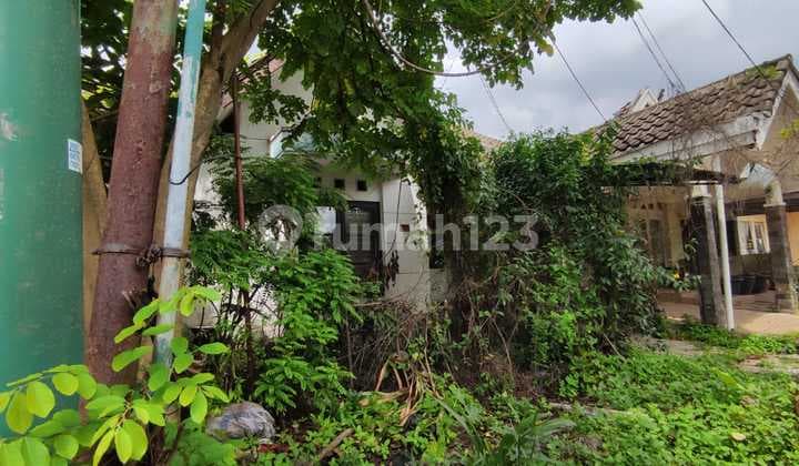 Rumah di Jalan Boulevard Kawasan Cluster Meadow Green Lippo