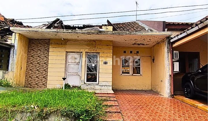 Rumah di Jalan Boulevard Raya Kawasan Cluster Meadow Green Lippo Rumah di Jalan Boulevard Raya Kawasan Cluster Meadow Green Lippo