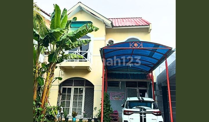 Rumah Luas 2 Lantai di Meadow Green Lippo Dekat Pintu Gerbang