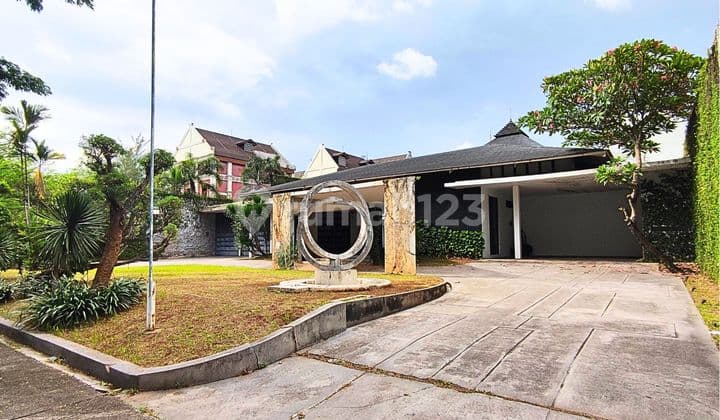 Halaman Rumah Luas , Kamar Luas dan Banyak Hanya di Taman Picadilly Lippo Cikarang