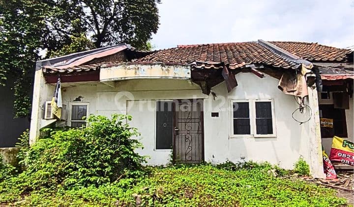 House on Boulevard Street, Meadow Green Cluster Area, Lippo.
