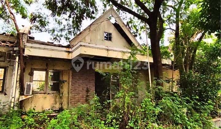 Rumah di Jalan Boulevard Kawasan Cluster Meadow Green Lippo