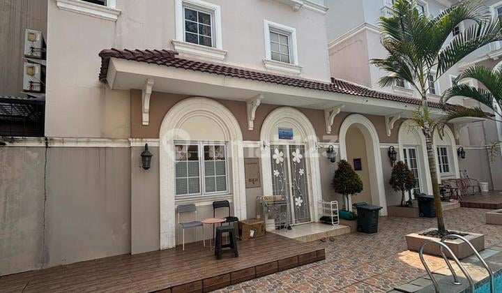 Rumah Dijual - Alesha House - Bsd City Tangerang - Tingkat 3 Lantai - Ada Kolam Renang - Kondisi Rapi