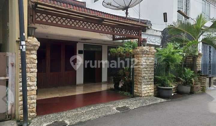 Rumah Lama Terawat di Radio Dalam Jakarta Selatan