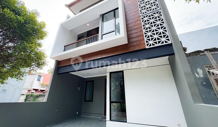 Rumah Baru Dibangun Dalam Cluster Premium Siap Huni